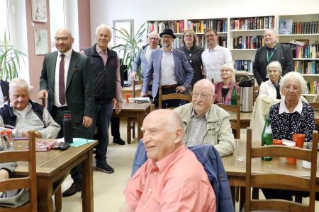 c Lerngruppe mit Besuch